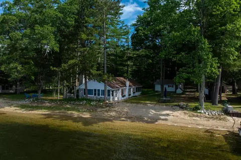 10921 N N Shr, Lake, MI 48632