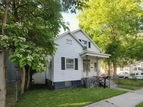 807 E North Un, Bay City, MI 48706