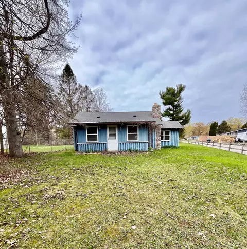 2927 N Main, Central Lake, MI 49622