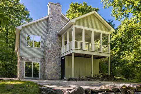8680 NW Hutch Trl NW, Rapid City, MI 49676