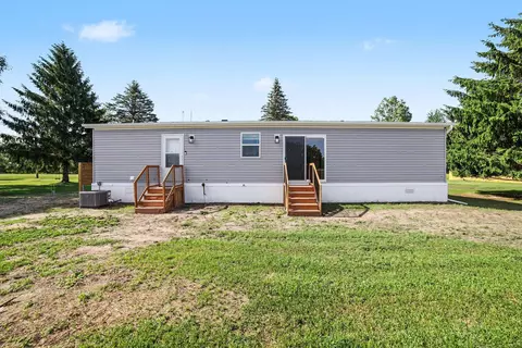Exterior - 4390 W Seaman, Ithaca, MI 48847 photo 2 of 5