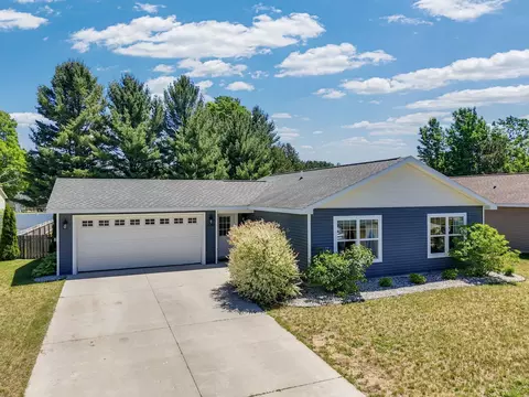 2033 Woodside Trl, Traverse City, MI 49685