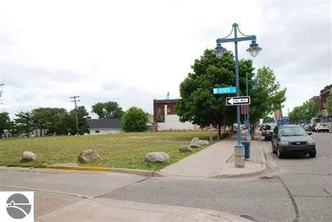 118 W Portage, Sault Sainte Marie, MI 49783