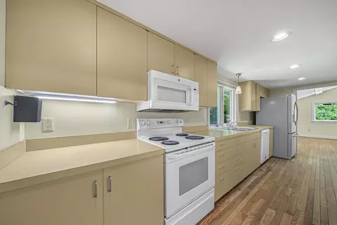Kitchen - 2747 S Good Hbr, Cedar, MI 49621 photo 2 of 5