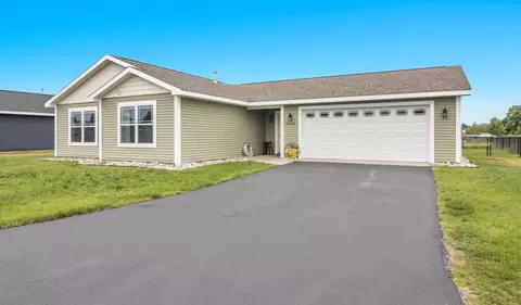3664 Tanager, Traverse City, MI 49685