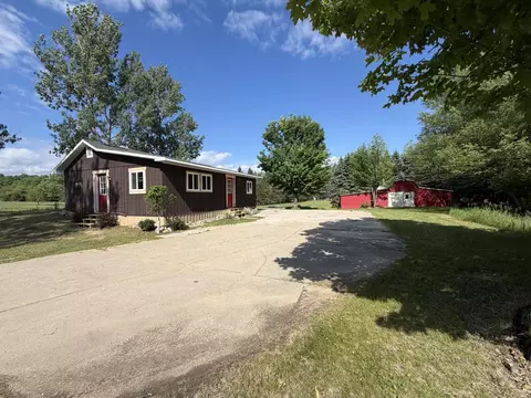 6855 W Sharon Rd SW, Fife Lake, MI 49633