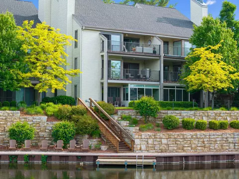 240 Washington #10, Traverse City, MI 49684