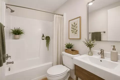 Bath - 5000 Townhouse, Cedar, MI 49621 photo 2 of 3