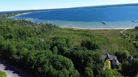 00 Robins, Charlevoix, MI 49720