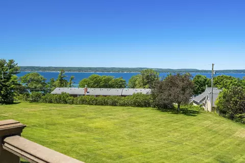 240 Peninsula Hls, Traverse City, MI 49686