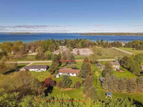 13686 Hedeen, Traverse City, MI 49686