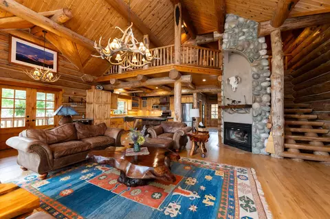 Living - 2095 Middle Hvn, Gladwin, MI 48624 photo 1 of 5