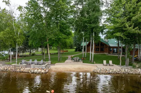 Exterior - 2095 Middle Hvn, Gladwin, MI 48624 photo 3 of 27