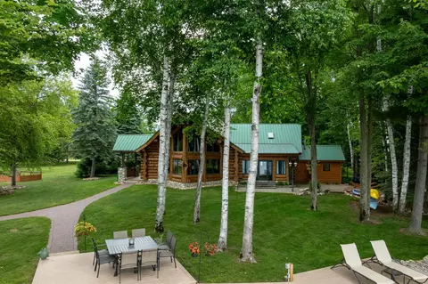 Exterior - 2095 Middle Hvn, Gladwin, MI 48624 photo 5 of 27