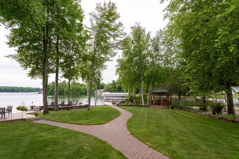 Exterior - 2095 Middle Hvn, Gladwin, MI 48624 photo 14 of 27