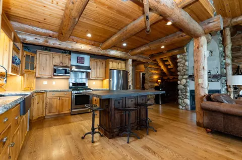 Kitchen - 2095 Middle Hvn, Gladwin, MI 48624 photo 1 of 6
