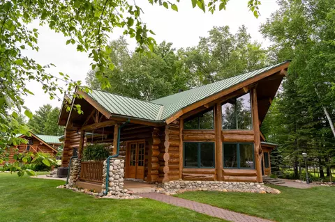 Exterior - 2095 Middle Hvn, Gladwin, MI 48624 photo 2 of 27