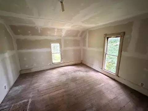 Bedroom - 10260 E Coe, Saint Louis, MI 48880 photo 4 of 5