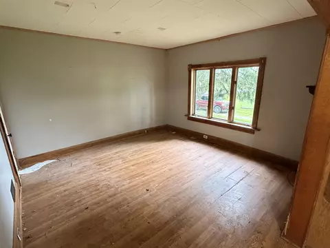 Living - 10260 E Coe, Saint Louis, MI 48880 photo 1 of 5