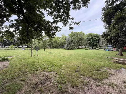 Exterior - 10260 E Coe, Saint Louis, MI 48880 photo 3 of 5