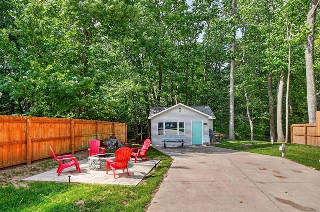 8520 W Sapphire, Lake City, MI 49651