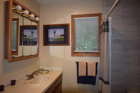 Bath - 3300 E Arnold Lk, Harrison, MI 48625 photo 2 of 8