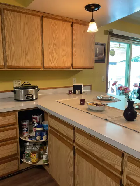 Kitchen - 3300 E Arnold Lk, Harrison, MI 48625 photo 7 of 9