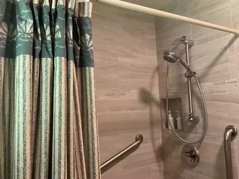 Bath - 3300 E Arnold Lk, Harrison, MI 48625 photo 6 of 8
