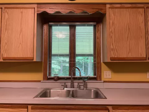 Kitchen - 3300 E Arnold Lk, Harrison, MI 48625 photo 5 of 9