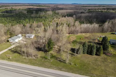V/l Honor, Interlochen, MI 49643 photo 2