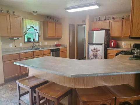 Kitchen - 965 Saganing, Bentley, MI 48613 photo 1 of 2