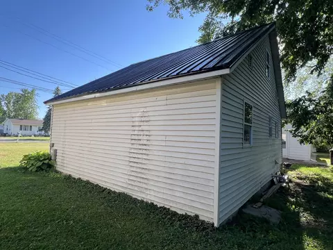 106 Webster, Ithaca, MI 48847 photo 5