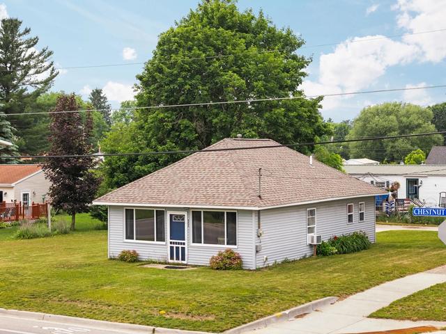 900 Chestnut, Cadillac, MI 49601