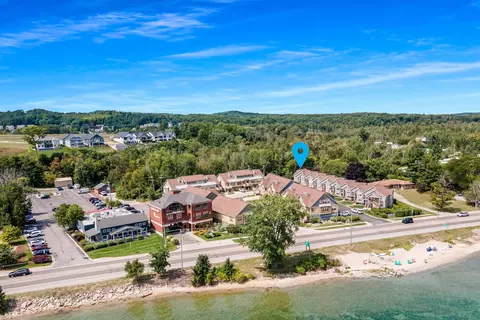 13766 S West Bay Shr, Traverse City, MI 49684