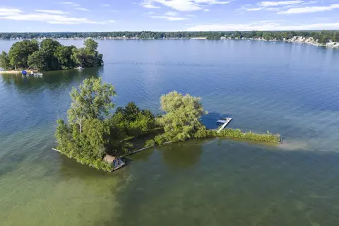 2483 Crystal, Crystal, MI 48818