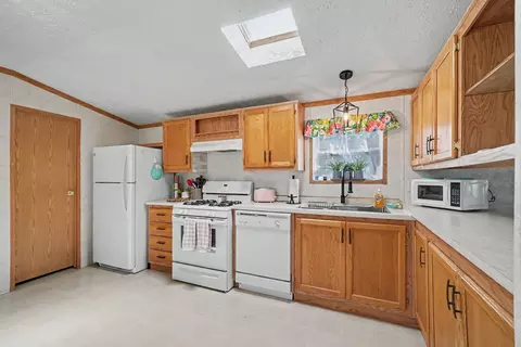 Kitchen - 5232 E Broadway, Mount Pleasant, MI 48858 photo 1 of 1