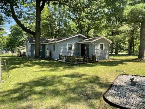 330 N Henderson Lk, Lupton, MI 48635 photo 5