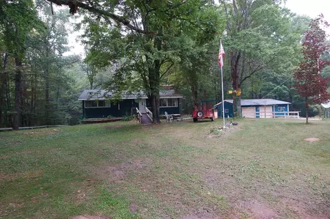 930 Seaton Crk, Mesick, MI 49668