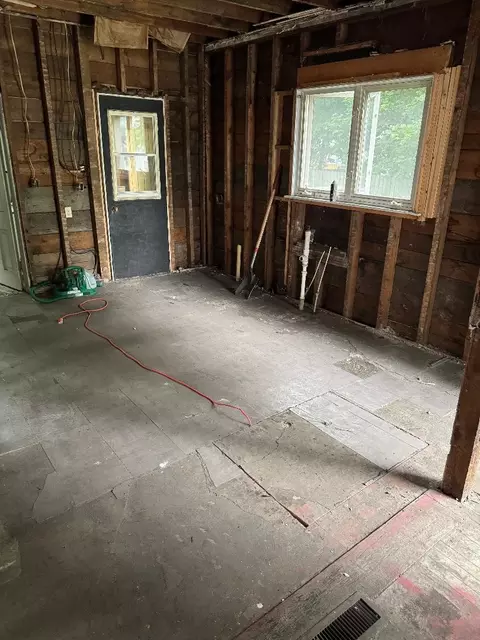 Kitchen - 233 Second, Manistee, MI 49660 photo 1 of 2