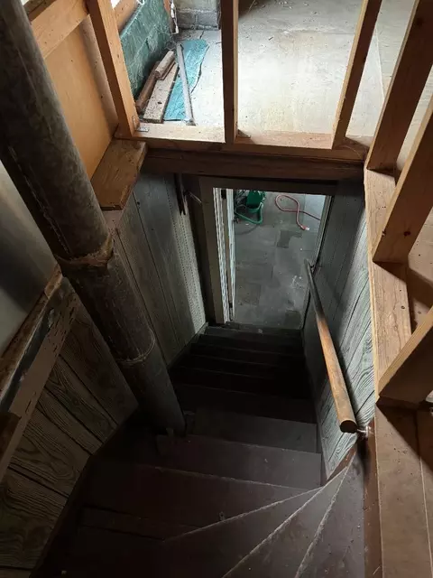 Entry Way - 233 Second, Manistee, MI 49660 photo 6 of 6
