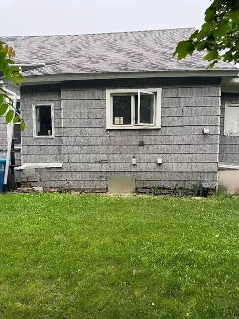 Exterior - 233 Second, Manistee, MI 49660 photo 2 of 6