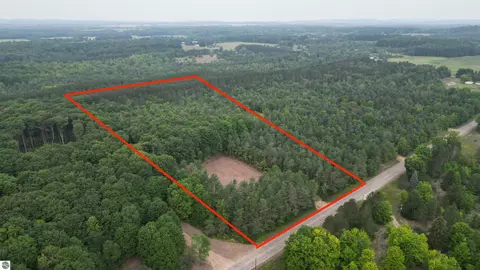 004 S Bright, Maple City, MI 49664