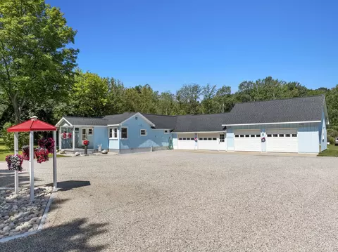9705 E Carter, Traverse City, MI 49684