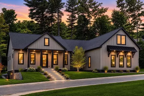 13925 S Winding, Traverse City, MI 49684