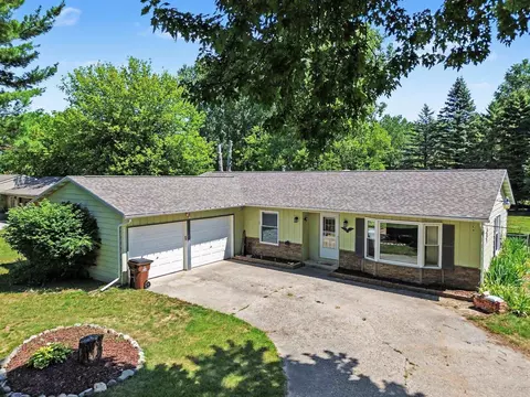 3831 Green Acres, Mount Pleasant, MI 48858