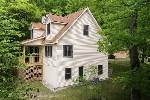 17806 N Sweet Lk, Lake Ann, MI 49650