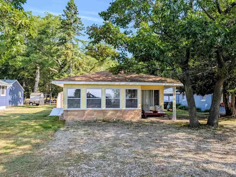 Exterior - 4953 E Ctr, Au Gres, MI 48703 photo 3 of 9