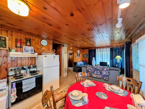 Dining - 4953 E Ctr, Au Gres, MI 48703 photo 3 of 3