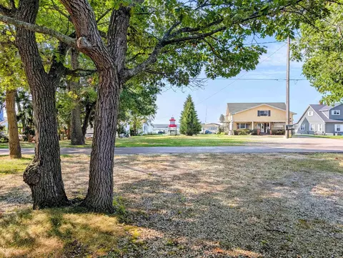 Exterior - 4953 E Ctr, Au Gres, MI 48703 photo 4 of 9