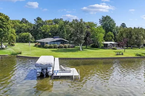 3748 E Duck Lk, Grawn, MI 49637